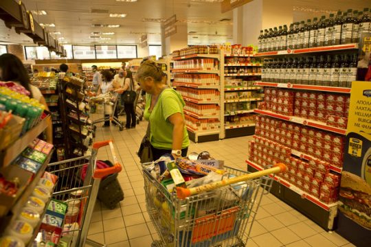 Από Covid-19 πέθανε εργαζόμενος σούπερ μάρκετ στον Πειραιά