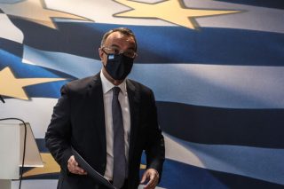 Με «κόφτες» τα νέα μέτρα στήριξης
