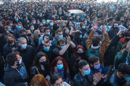 Ελεύθεροι οι 31 συλληφθέντες από το όργιο καταστολής στην πρυτανεία του ΑΠΘ