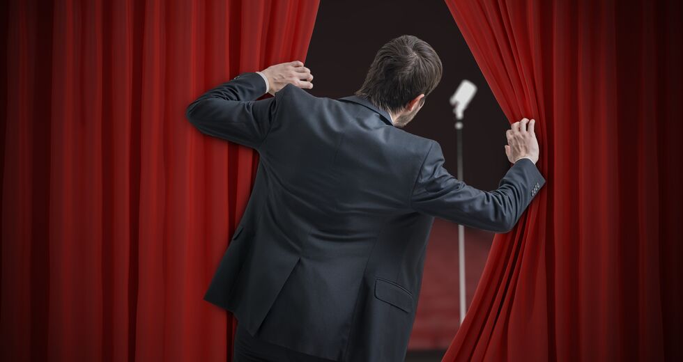 Ξυπνήσαμε τώρα από μια νάρκη κανονικότητας