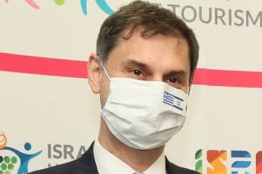 «Σημαία» τα πιστοποιητικά εμβολιασμού για επανεκκίνηση του τουρισμού