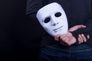 «Το ξέραμε όλοι μαζί»: δεν πιάνει το επιχείρημα της «συλλογικής ευθύνης»