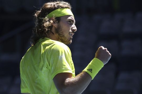 Στον τέταρτο γύρο του Australian Open ο Τσιτσιπάς