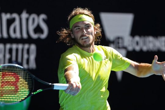 Χωρίς να ιδρώσει στα προημιτελικά του Australian Open ο Τσιτσιπάς