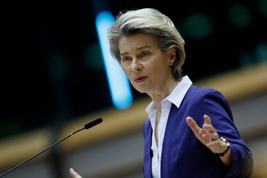 Πρόεδρος Κομισιόν: Μπορούμε να έχουμε εμβολιάσει το 70% έως το τέλος καλοκαιριού