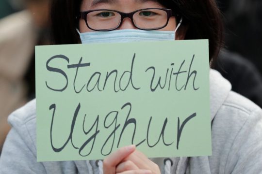 HRW: Εντείνονται καταστολή και διώξεις κατά των Ουιγούρων στην Κίνα