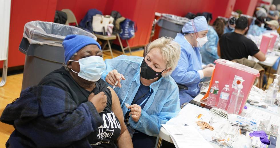 CDC: Δεν χρειάζεται καραντίνα για τους εμβολιασμένους μετά την επαφή με κρούσμα