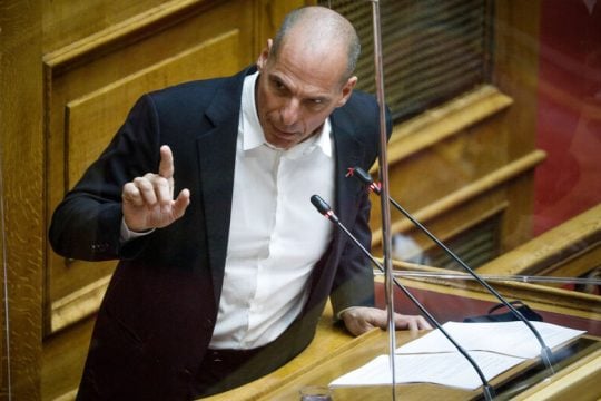 Σκληρή αντιπαράθεση  Βαρουφάκη – Χρυσοχοΐδη