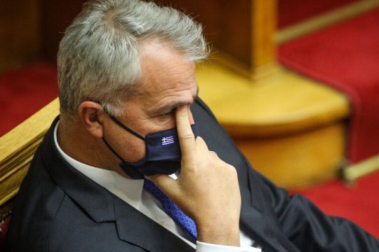 Ενας υπουργός μετράει… τις ψήφους oμογενών