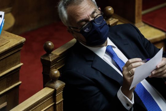 Με το τσεκούρι του Βορίδη κόβουν στα μέτρα της Ν.Δ. καλπονοθευτικό εκλογικό νόμο