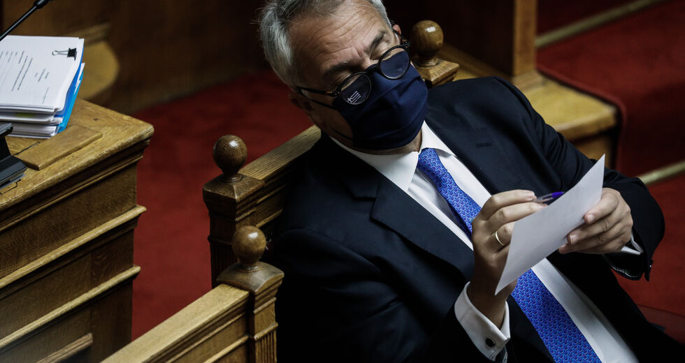 Με το τσεκούρι του Βορίδη κόβουν στα μέτρα της Ν.Δ. καλπονοθευτικό εκλογικό νόμο