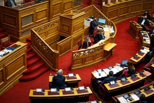 Ο Βαρουφάκης, ο Χρυσοχοϊδης και το… τηλεφώνημα Σαμαρά