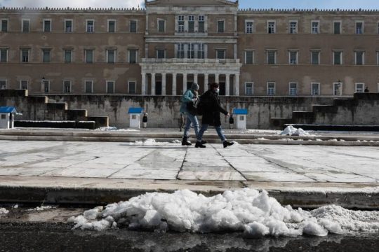 Βελτίωση καιρού και μικρή άνοδος θερμοκρασίας