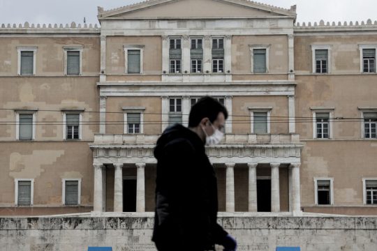 «Φουντώνει» η αντιπαράθεση για το νομοσχέδιο Κεραμέως [LIVE]