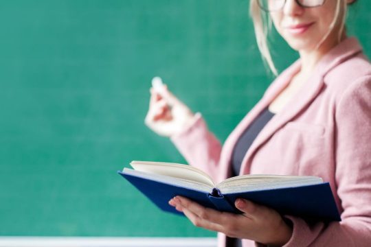 Τη Δευτέρα η απολογία της καθηγήτριας που φέρεται να αποπλάνησε μαθητή της