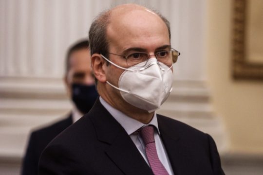 Χατζηδάκης: Άμεσα οι διαδικασίες για προσλήψεις ανθρώπων με αναπηρίες