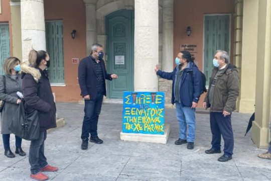Συμβολική κινητοποίηση ξεναγών στο Ηράκλειο – Ζητούν στήριξη από την πολιτεία