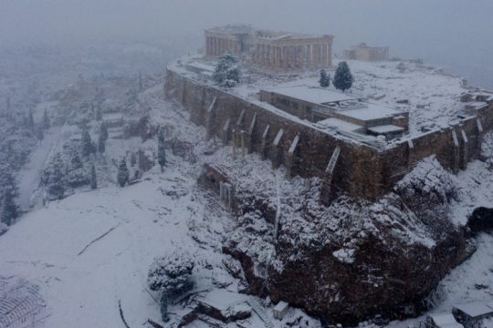 Οι Αθηναίοι είδαν… άσπρη μέρα [ Φωτογραφίες και βίντεο ]