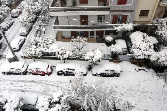 Χωρίς φως και χωρίς τηλέφωνο