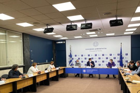 «Ιδρώνουν» στο υπ. Υγείας για την πίεση στις ΜΕΘ Αττικής παρά το αυστηρό lockdown
