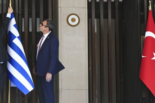 Κάτι πρέπει να αλλάξει