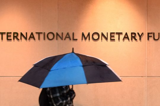 «Πράσινο φως» στην αποπληρωμή μέρους των ακριβών δανείων του ΔΝΤ