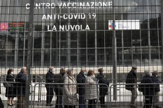 Νέο λοκντάουν και δυσπιστία της κοινωνίας προς Ντράγκι