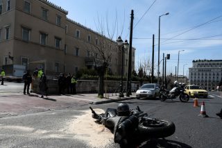Οι καταθέσεις δείχνουν τον ένοχο για το τροχαίο στη Βουλή