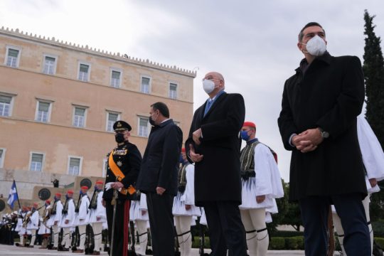 Μηνύματα από τους αρχηγούς κομμάτων της αντιπολίτευσης