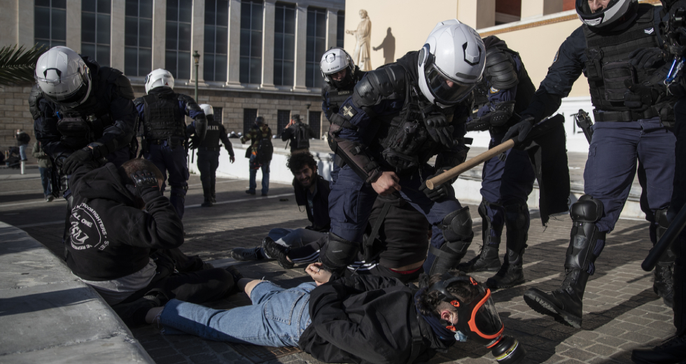 Το μήνυμα είναι να κάτσουμε φρόνιμα…