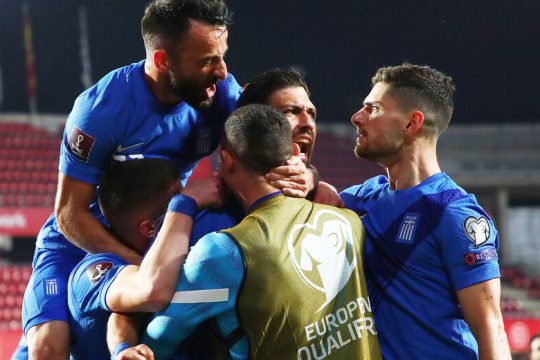 Η Εθνική γίνεται και πάλι ομάδα