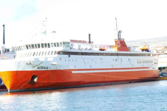 Πλοίο προσέκρουσε στο λιμάνι της Σαμοθράκης