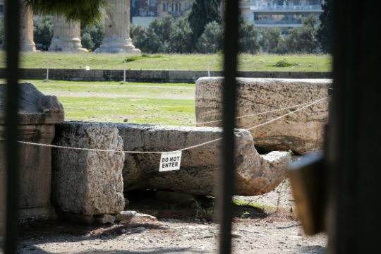 Γιατί ανοίγουν τώρα οι αρχαιολογικοί χώροι;