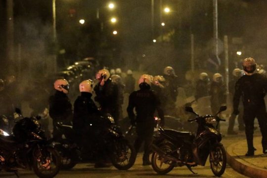 «Πάμε να τους γ…σουμε, να τους σκοτώσουμε» φώναξαν αστυνομικοί [Βίντεο]