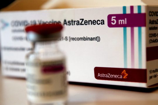 15 χώρες της Ε.Ε. πάγωσαν το εμβόλιο της AstraZeneca