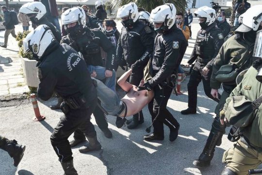 «Πλείστες φορές μας διέταξαν να διαλύσουμε ειρηνικές διαμαρτυρίες»
