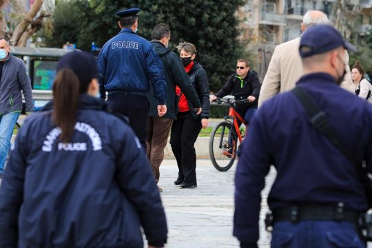 Τι θα γίνει, φίλε μου, μ’ εμάς;