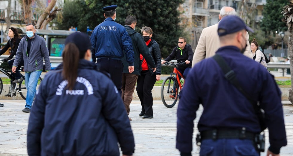 Τι θα γίνει, φίλε μου, μ’ εμάς;