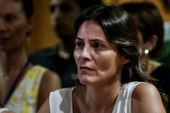 Απούσα η Μπέτυ Μπαζιάνα από το δείπνο της Προεδρίας