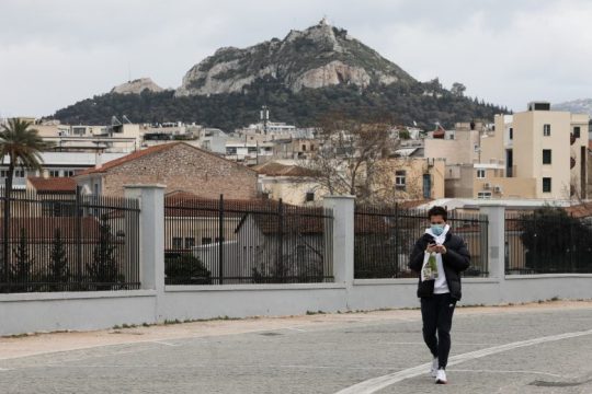 Η αποτυχία των περιοριστικών μέτρων οδηγεί σε παράταση του lockdown