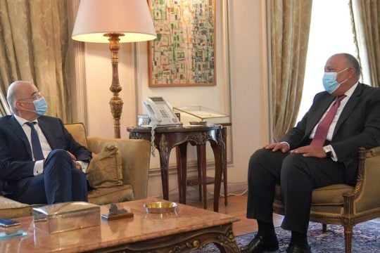 Κρίσιμη επίσκεψη Δένδια στο Κάιρο