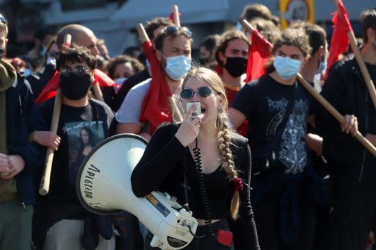 Οι φοιτητές καταργούν στους δρόμους τον «νόμο – έκτρωμα»
