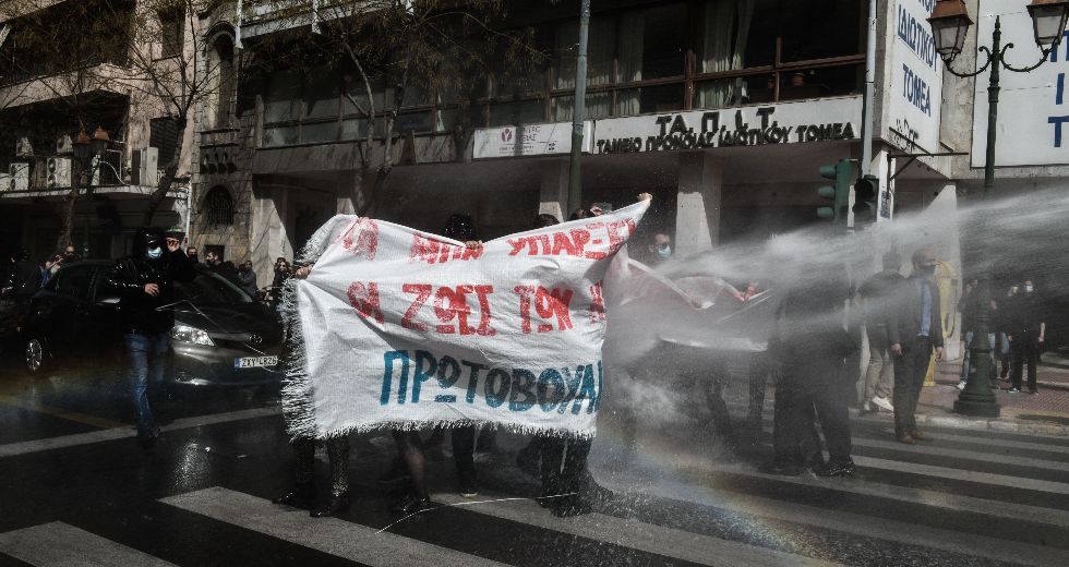 Επείγουσα αναφορά ΔΣΑ για την αστυνομική βία εις βάρος πολιτών και δικηγόρων