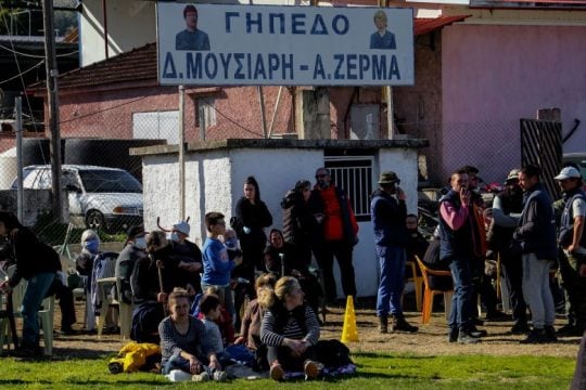Σε σκηνές θα διανυκτερεύσουν οι πληγέντες μετά τον ισχυρό σεισμό