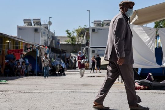 Φωτιά στο Κέντρο Φιλοξενίας Προσφύγων στον Ελαιώνα