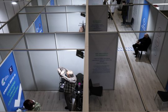 Εμβολιασμοί: Το χρονοδιάγραμμα για ευπαθείς ομάδες και άτομα 70-74 και 65-69 ετών