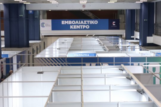 Παραδέχεται εκτός σειράς εμβολιασμό ο «γαλάζιος» δήμαρχος Παλαιού Φαλήρου