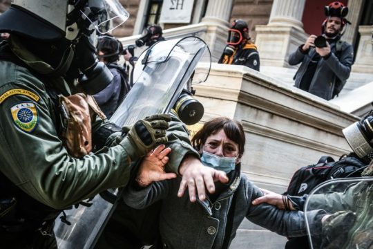 Πώς επιχειρεί να δικαιολογήσει την ακραία καταστολή η ΕΛ.ΑΣ.