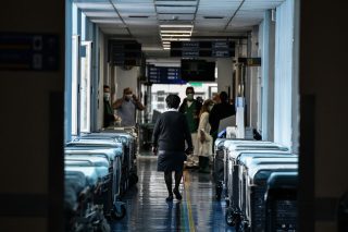 Χωρίς γιατρούς ρίχτηκε στη μάχη ο «Ερυθρός Σταυρός»