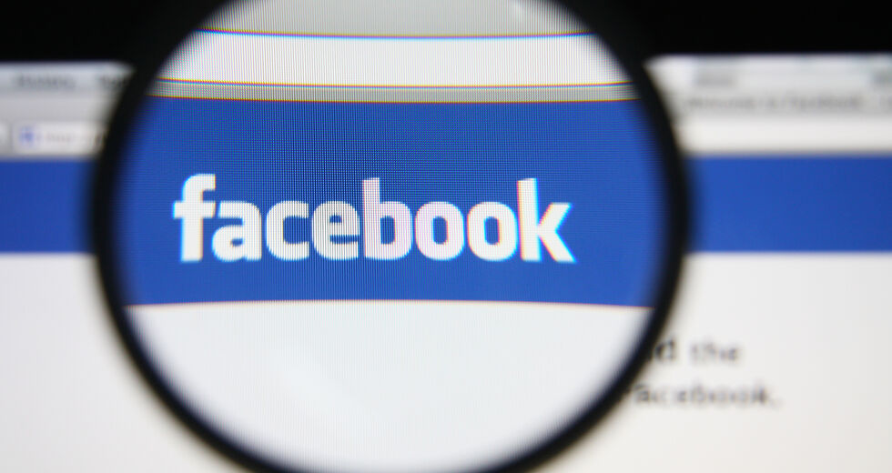 Οι Ελληνες λογοκριτές του Facebook